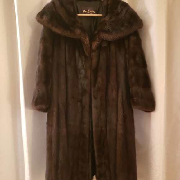 Mink Coat by Furrier Rosen Engelson - Picture 4 of 12